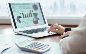 Como Usar Os Resultados Do Balanço Patrimonial Para Analisar O Desempenho Financeiro Do Seu Comércio - Terceirização Financeira | Hands Financeiro